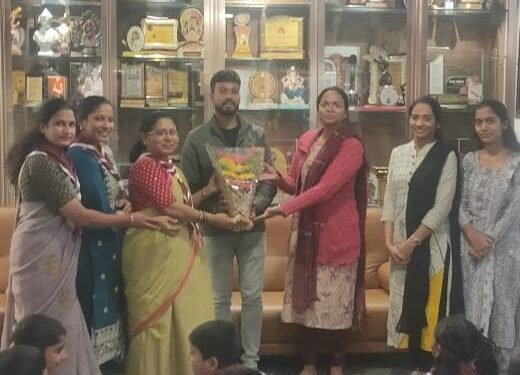 इंग्लिश मिडीयम स्कूल मधील स्काऊट गाईड च्या विद्यार्थांची अनाथ आश्रमाला भेट.